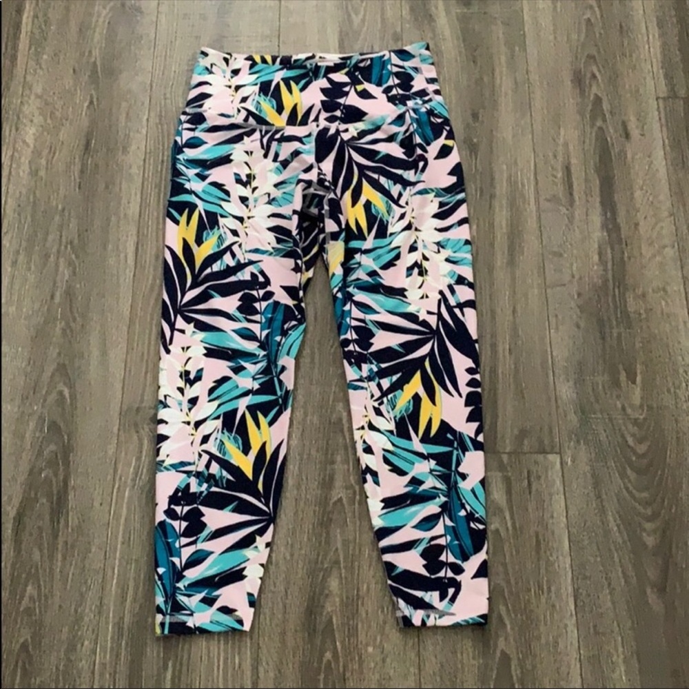 Old Navy active wear leggings.